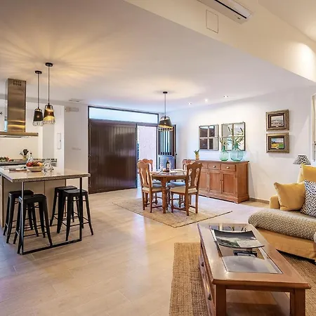 Cozy In With Kitchenette